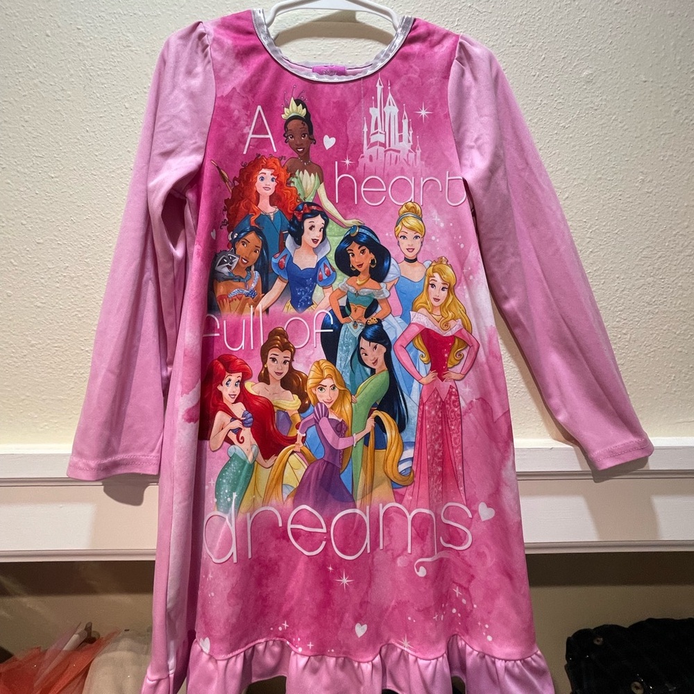 Disney Princess Pink Girls Pajamas. Size 6